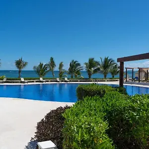 https://amara.quintano-roohotels.com