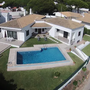 https://vila-ninita.hotelaalgarve.com